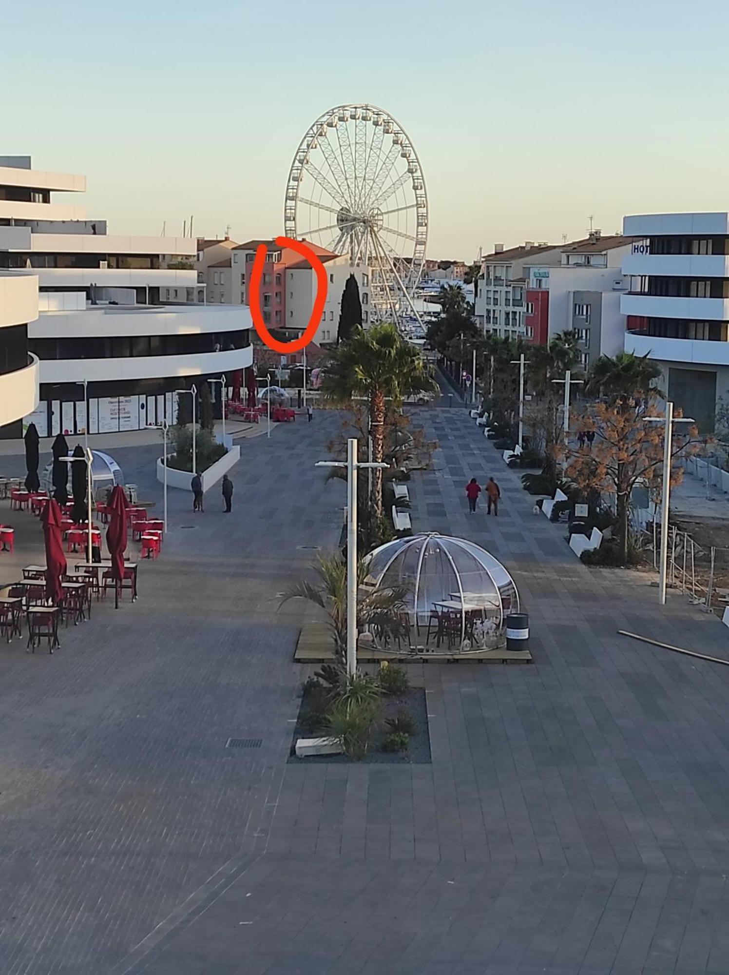 Centre Port,Studio Cosy,Vue Piscine Et Sur Le Parking Prive Ainsi Que Le Mont Saint Martin Agde Exterior photo