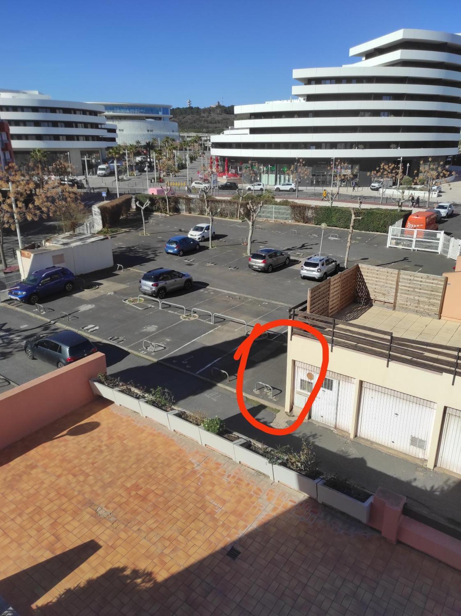 Centre Port,Studio Cosy,Vue Piscine Et Sur Le Parking Prive Ainsi Que Le Mont Saint Martin Agde Exterior photo