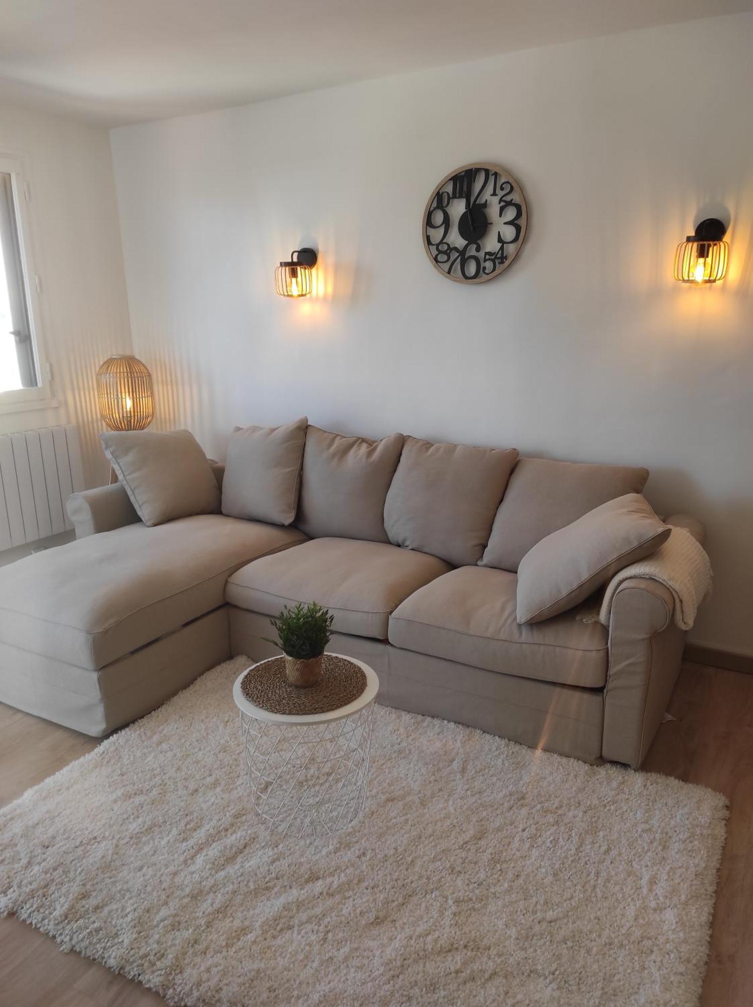 Centre Port,Studio Cosy,Vue Piscine Et Sur Le Parking Prive Ainsi Que Le Mont Saint Martin Agde Exterior photo